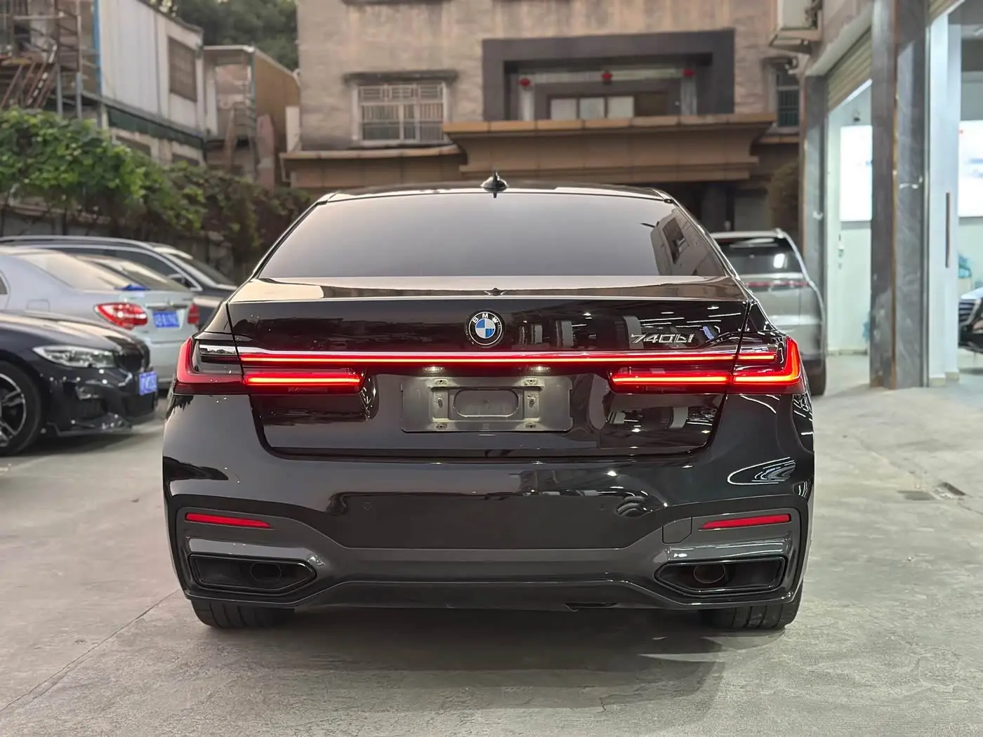 BMW 7 Series 2021 — Photo 8/9