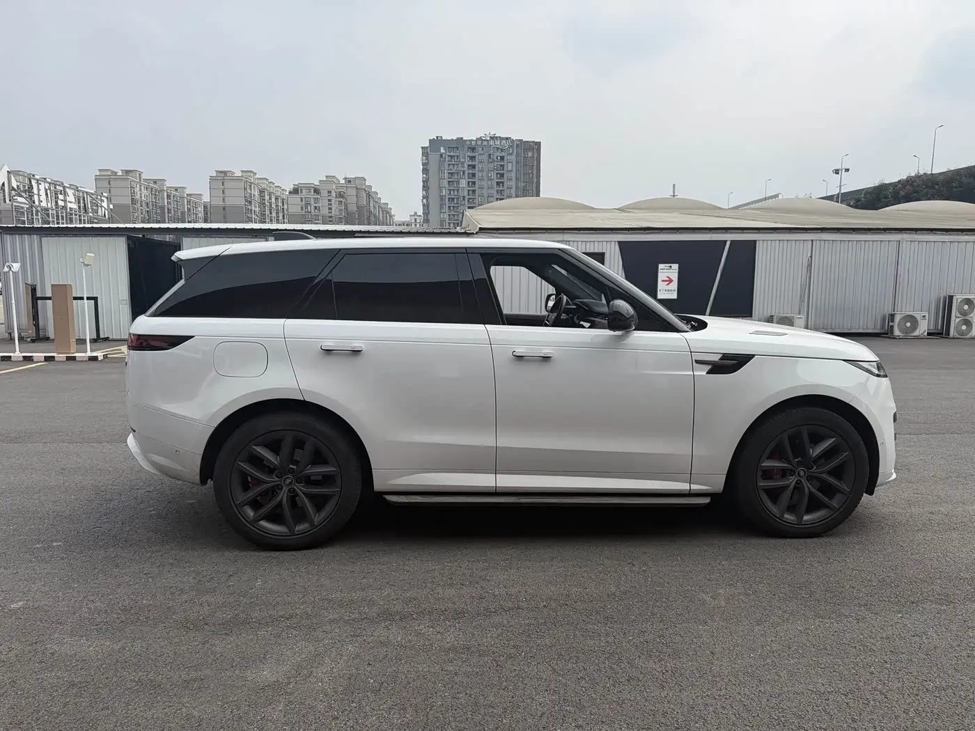 Land Rover Range Rover Sport 2025 — Фото 4/15