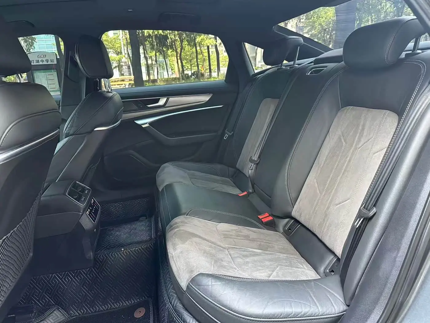Audi A6L 2021 — Photo 6/10