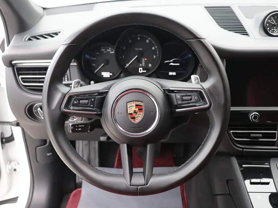 Porsche Macan 2023 — Photo 17/20