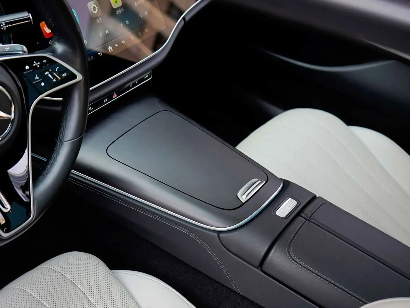Mercedes-Benz E-Class 2023 — Photo 14/16