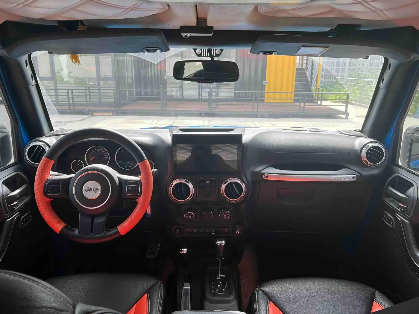 Jeep Wrangler 2012 — Фото 7/10