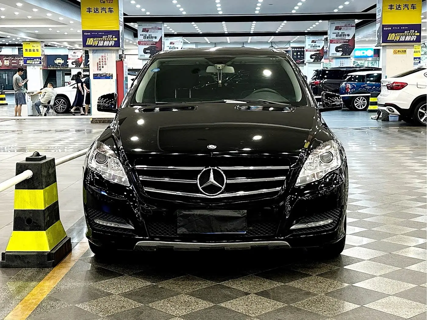 Mercedes-Benz R-Class 2017 — Şəkil 2/13