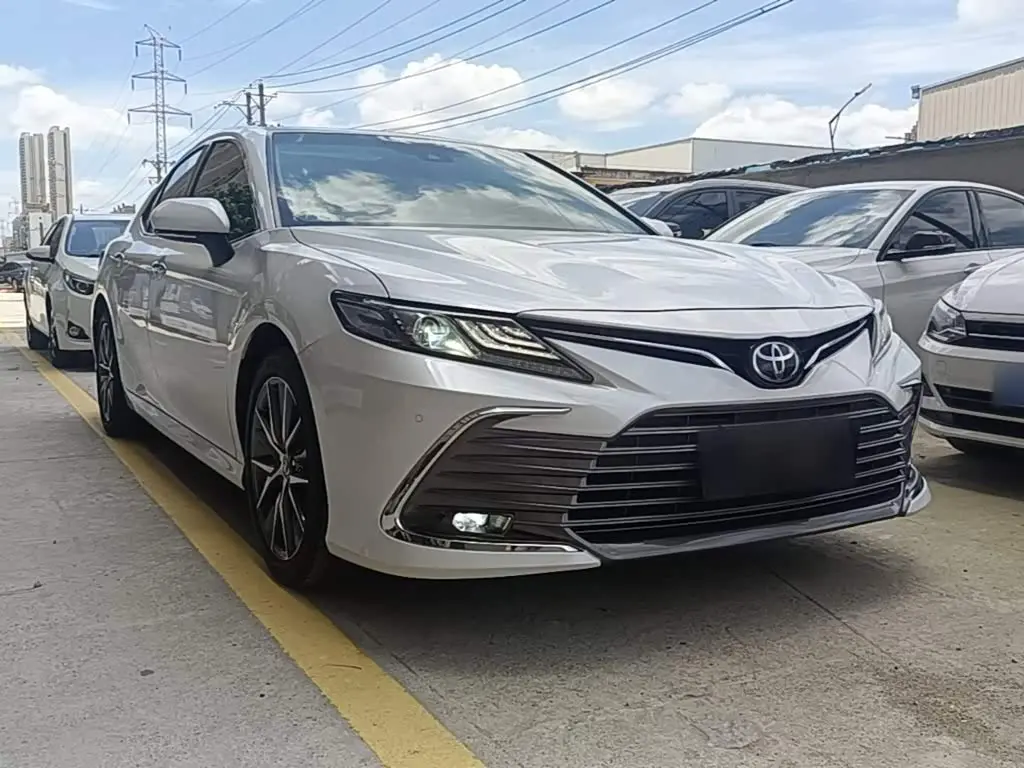 Toyota Camry 2022 — Photo 4/20