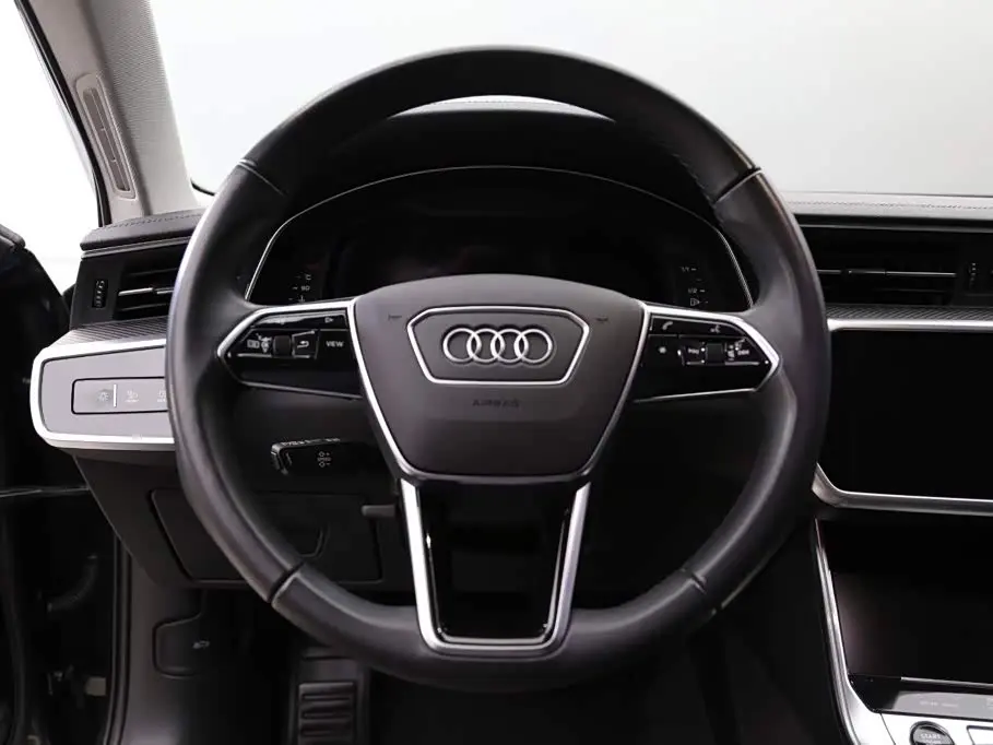Audi A6 2022 — Фото 15/20