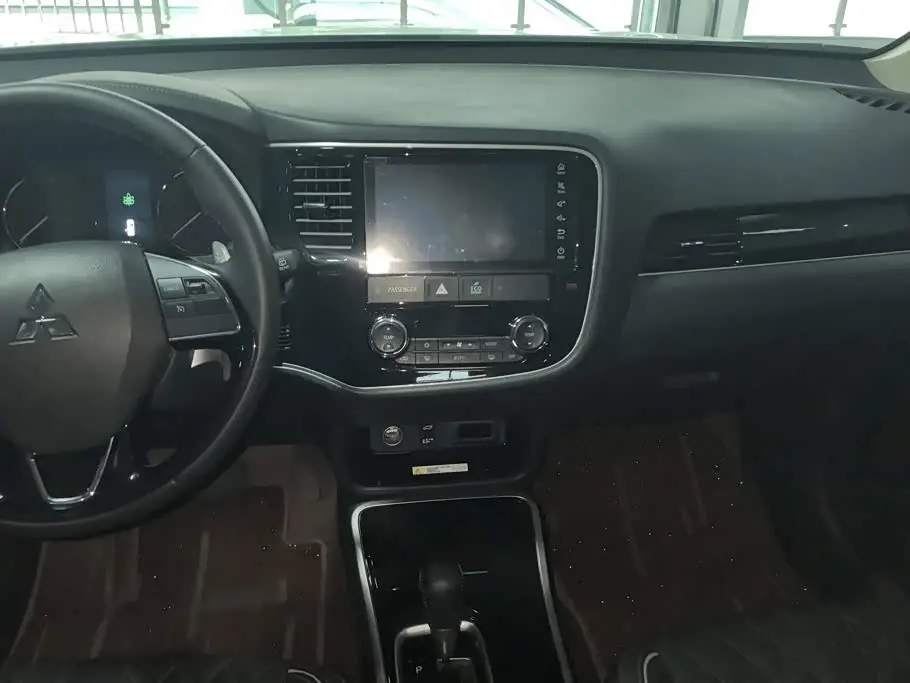 Mitsubishi Outlander 2023 — Фото 13/16