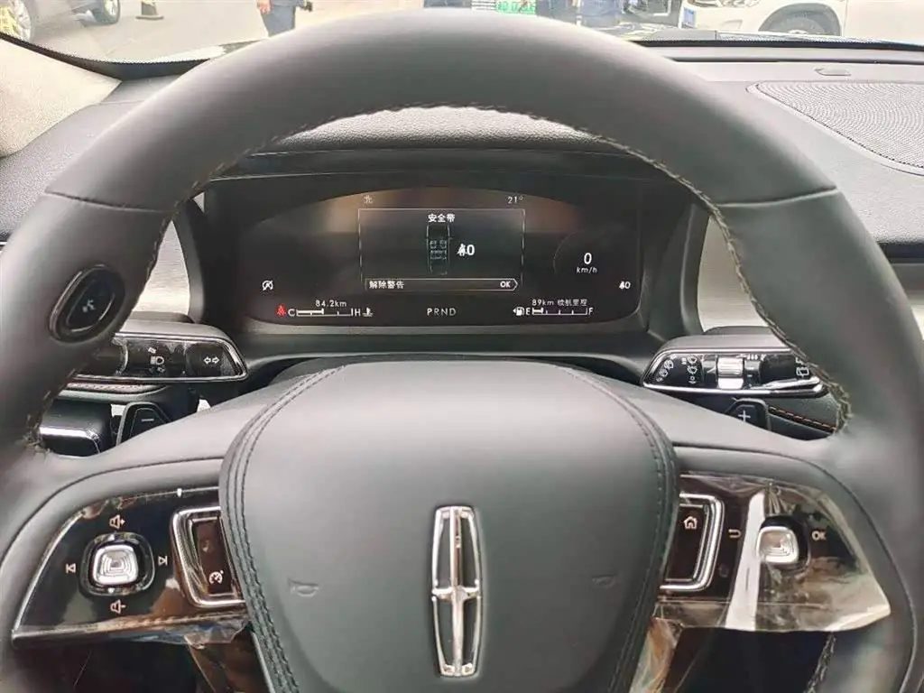 Lincoln Aviator 2023 — Şəkil 6/18