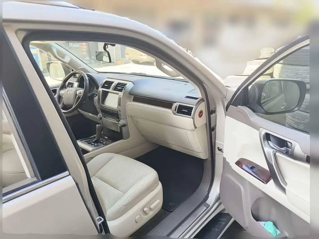 Lexus GX 2012 — Photo 13/13