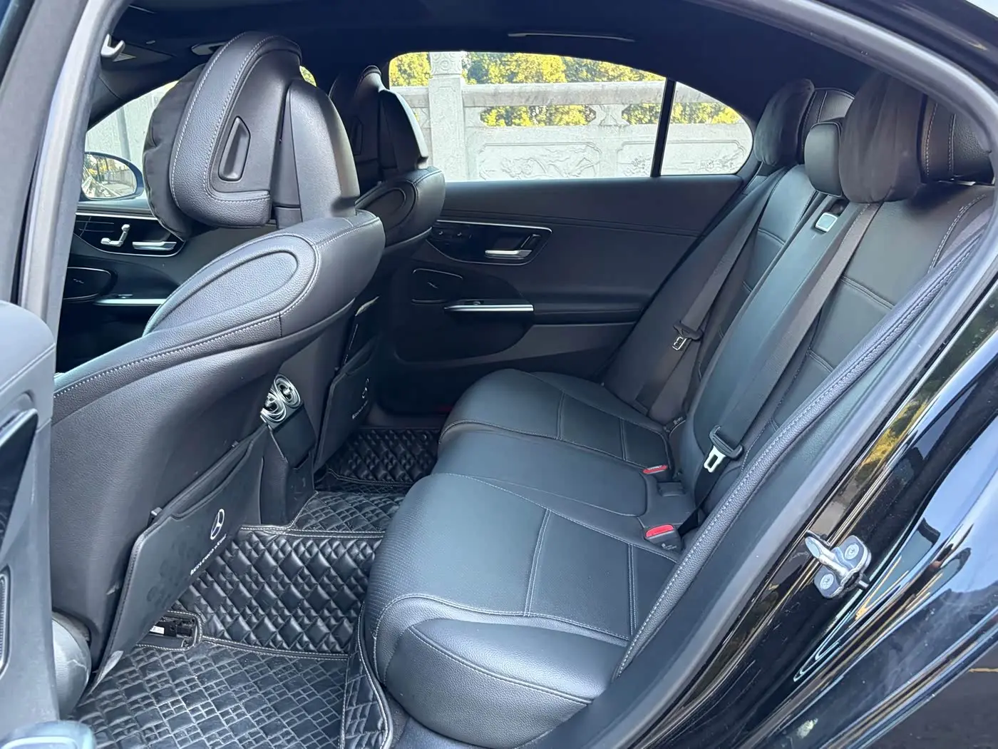Mercedes-Benz C-Class 2024 — Photo 10/16