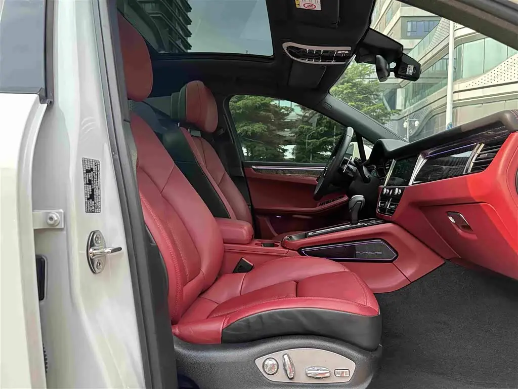 Porsche Macan 2022 — Photo 6/20