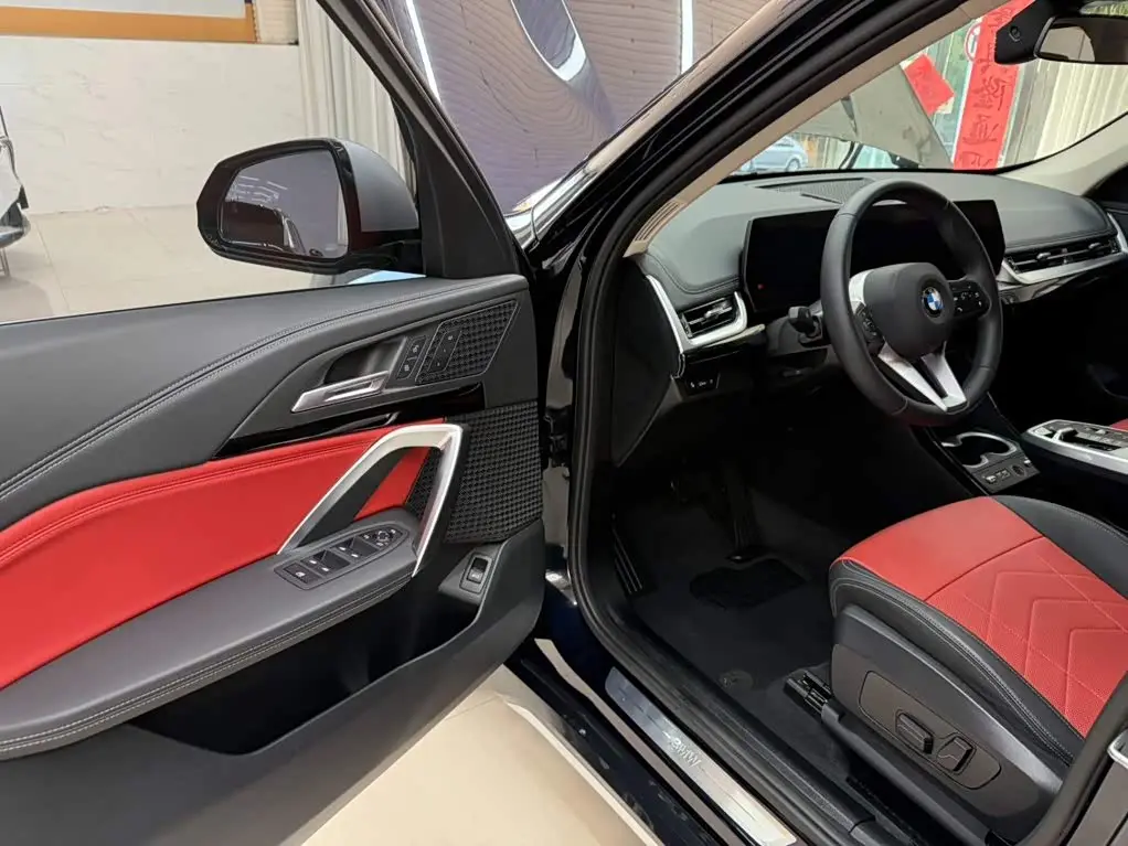 BMW X1 2023 — Photo 8/20