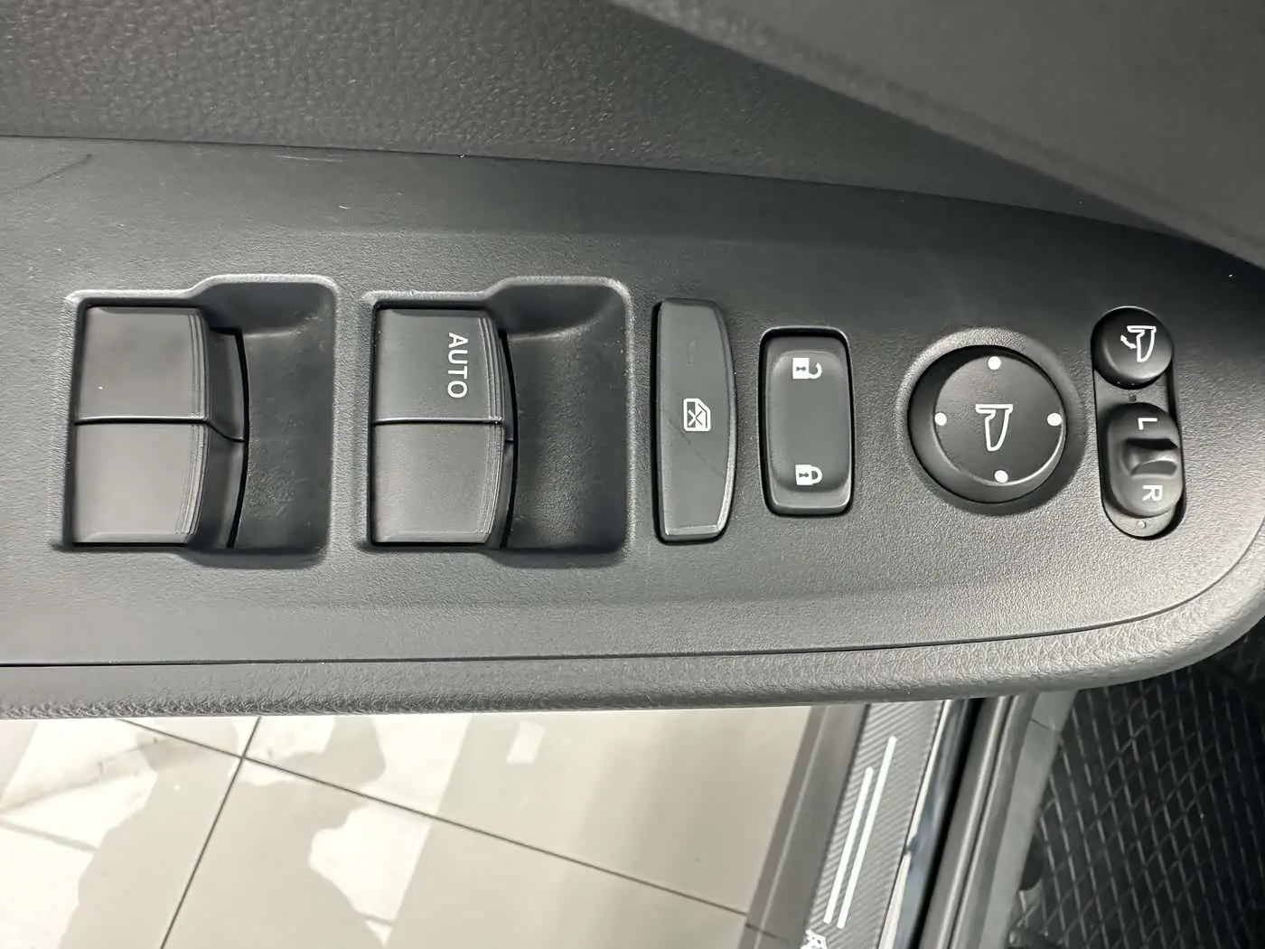 Honda Vezel 2023 — Фото 11/18