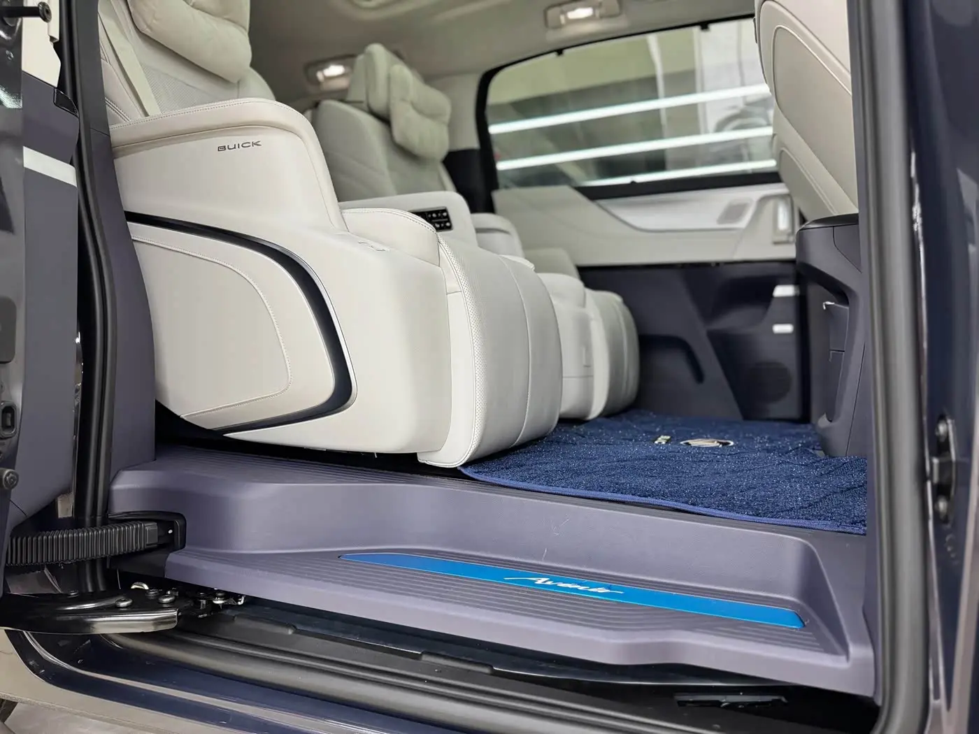 Buick GL8 New Energy 2025 — Şəkil 13/20