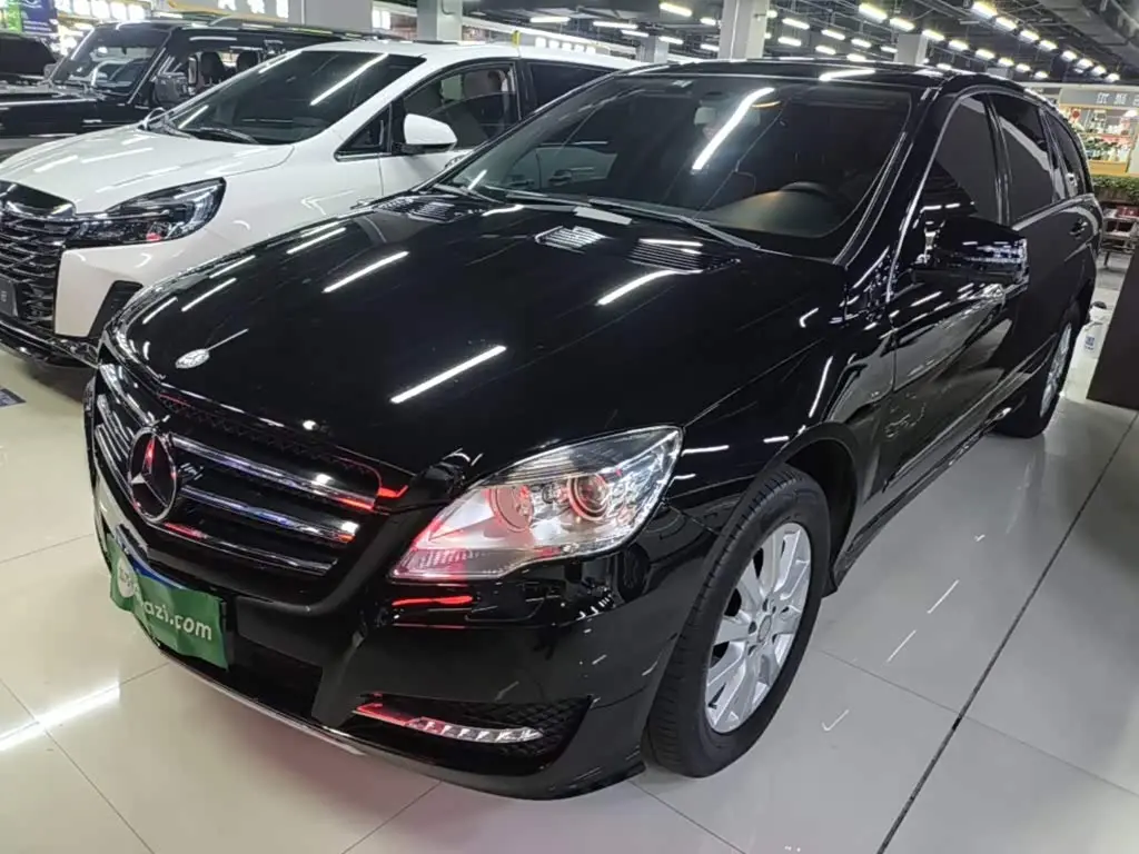 Mercedes-Benz R-Class 2017 — Şəkil 1/20