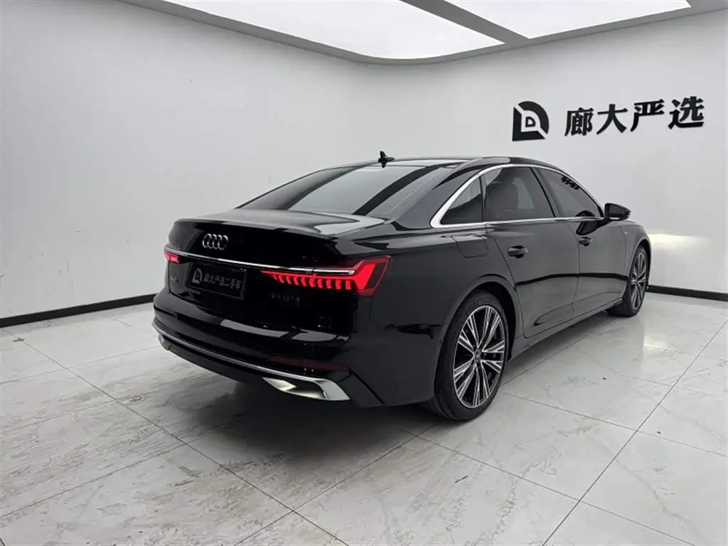 Audi A6L 2025 — Фото 6/11