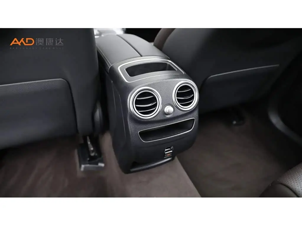 Mercedes-Benz GLC 2023 — Фото 9/10