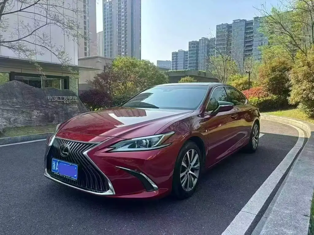 Lexus ES, 2018