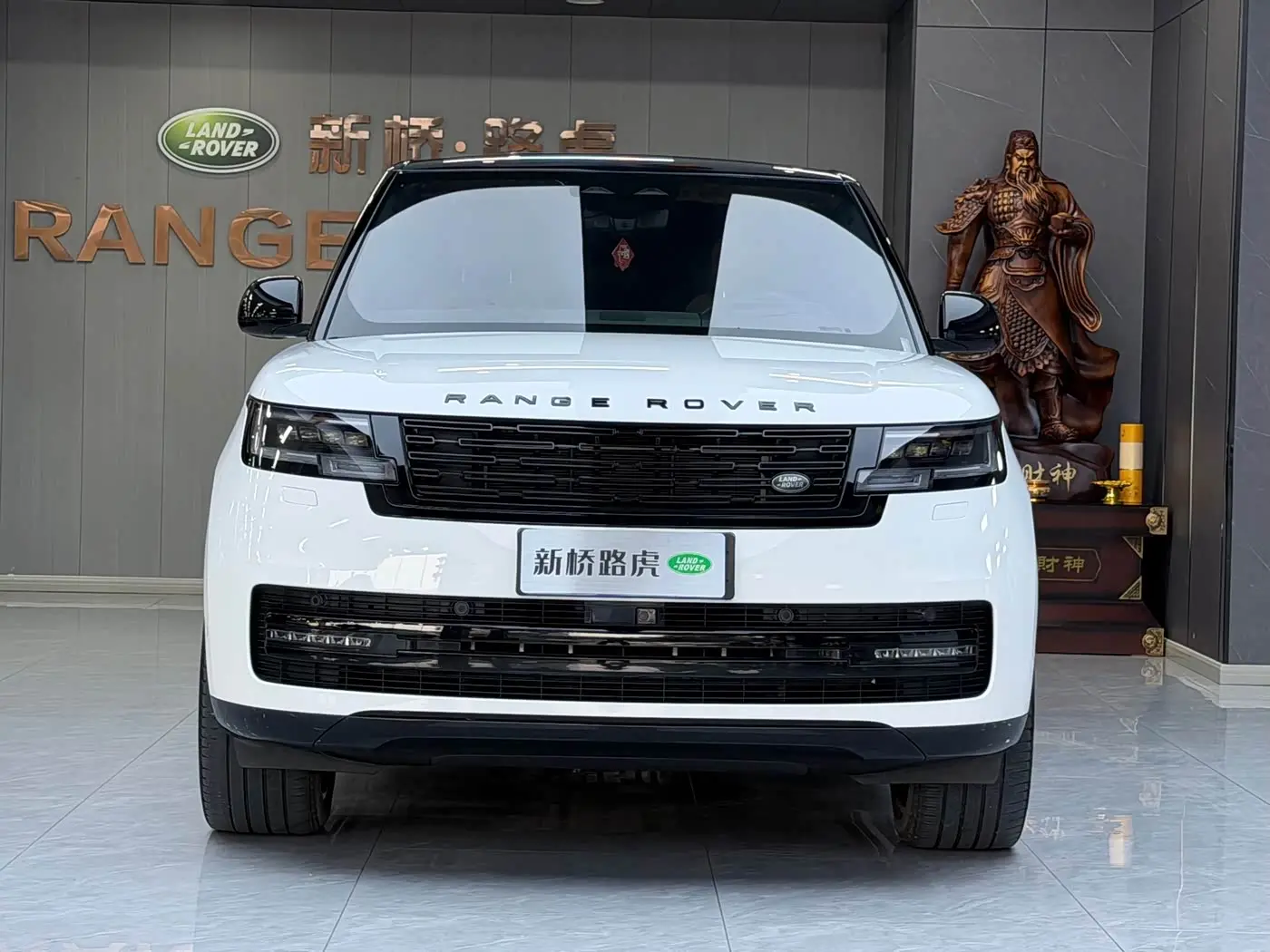 Land Rover Range Rover 2023 — Фото 2/20