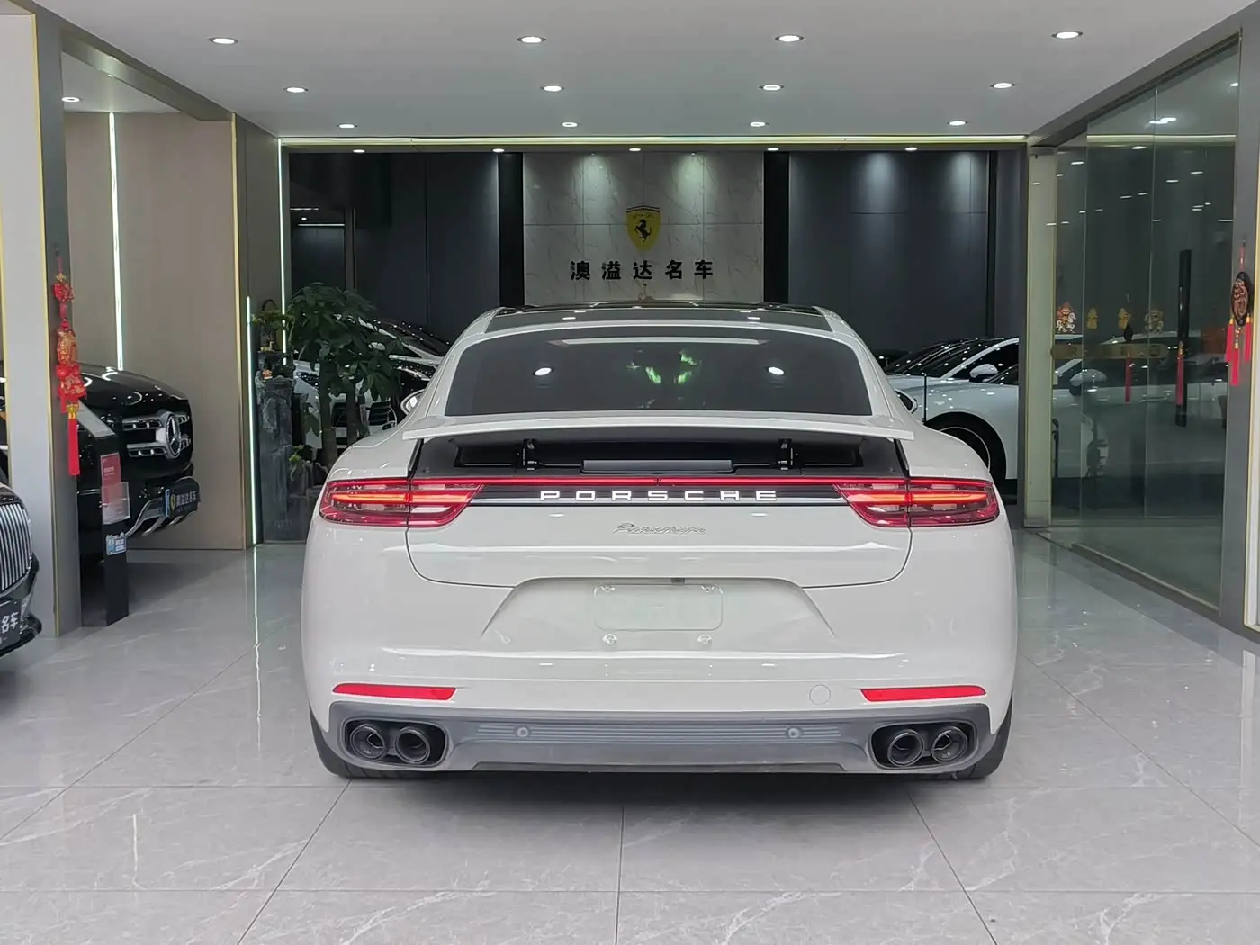 Porsche Panamera 2020 — Фото 10/17