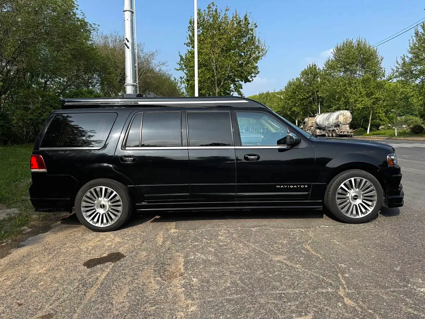 Lincoln Navigator 2018 — Photo 4/16