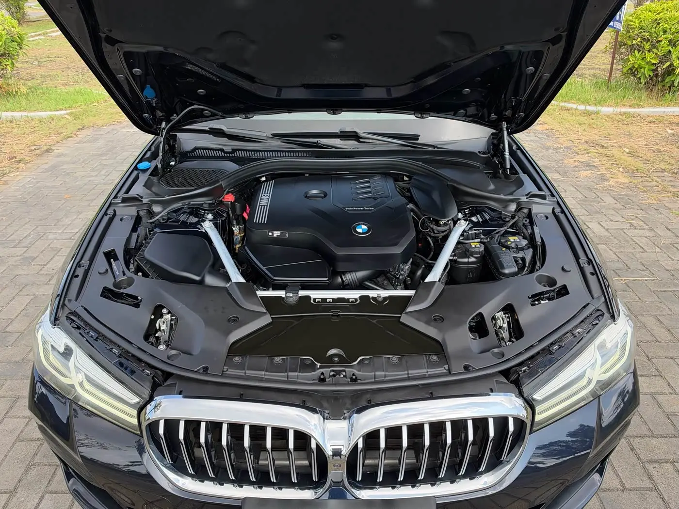 BMW 5 Series 2022 — Фото 19/20