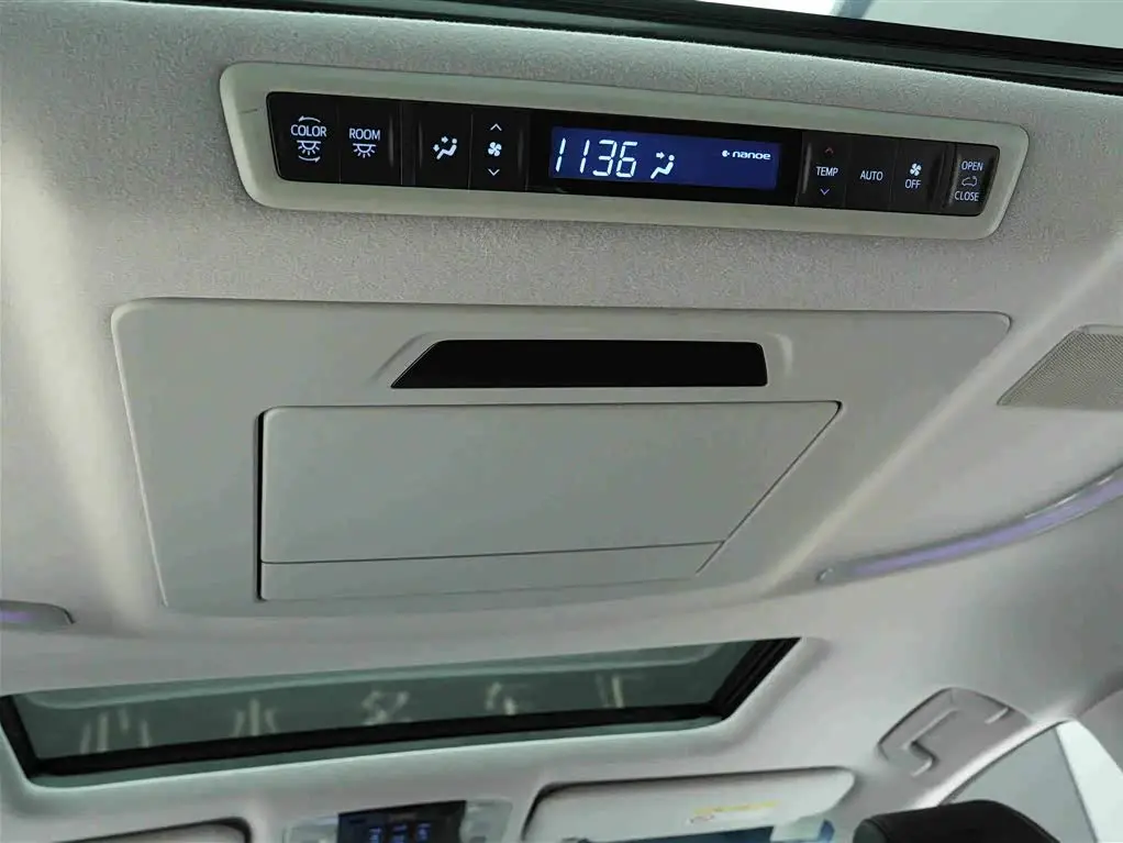 Toyota Vellfire 2020 — Photo 19/20