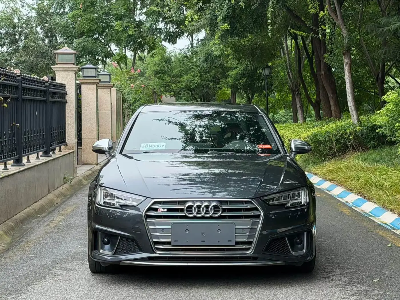 Audi S4 2019 — Photo 1/9