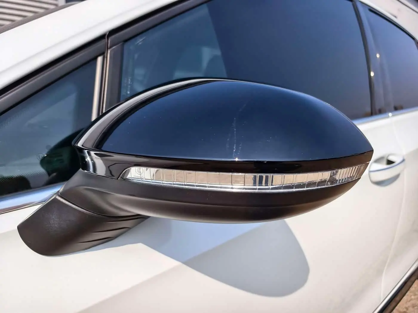 Volkswagen Golf 2023 — Photo 6/20