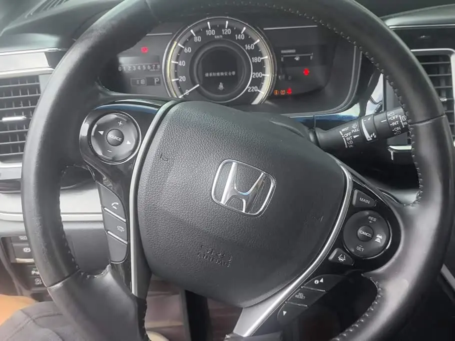 Honda Elysion 2018 — Photo 15/16