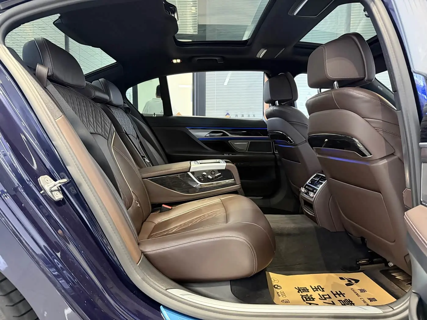 BMW 7 Series 2020 — Photo 10/18