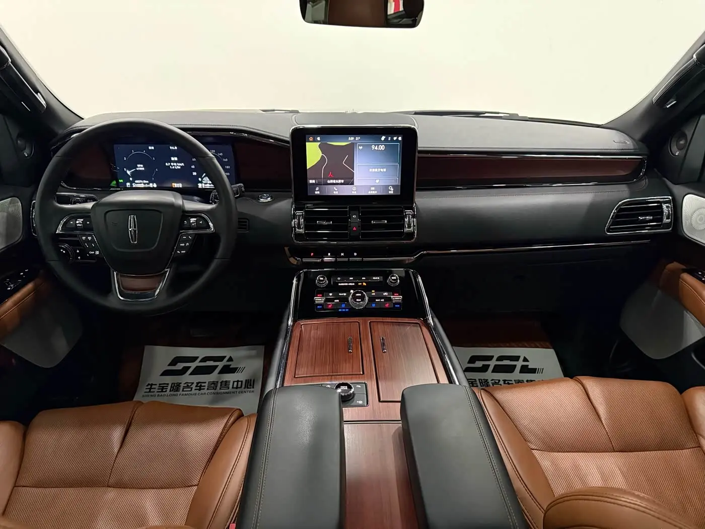 Lincoln Navigator 2021 — Photo 10/20