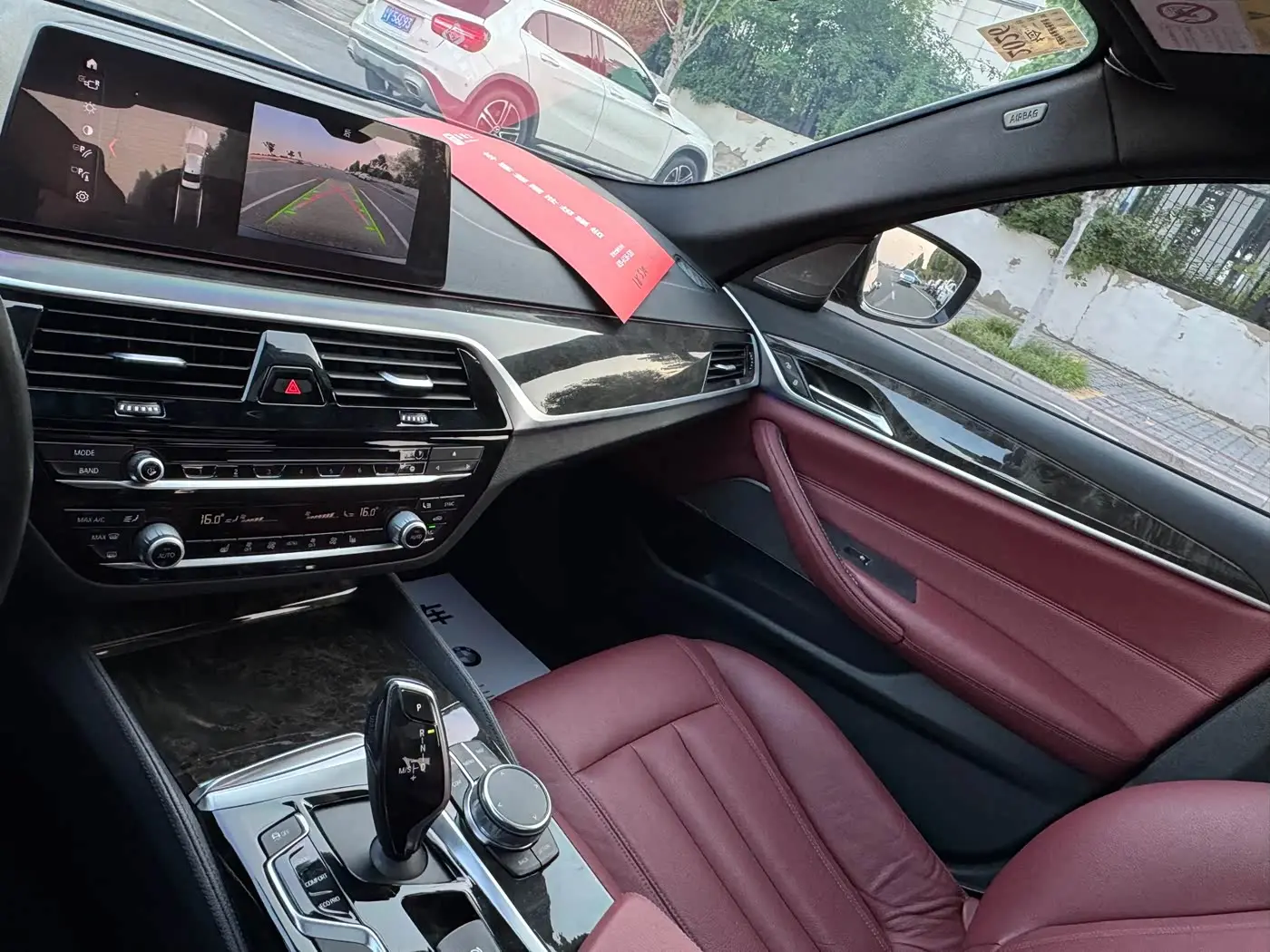 BMW 5 Series 2018 — Фото 13/17