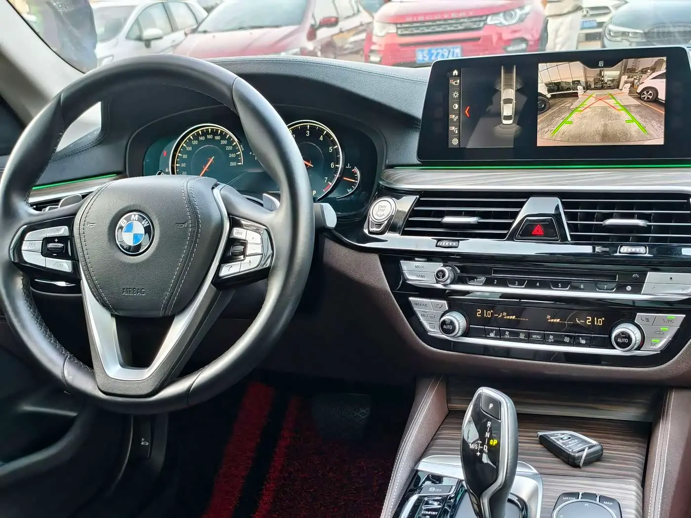 BMW 5 Series 2018 — Фото 8/20