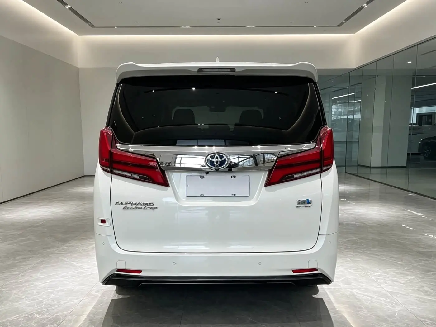 Toyota Alphard 2020 — Photo 3/10