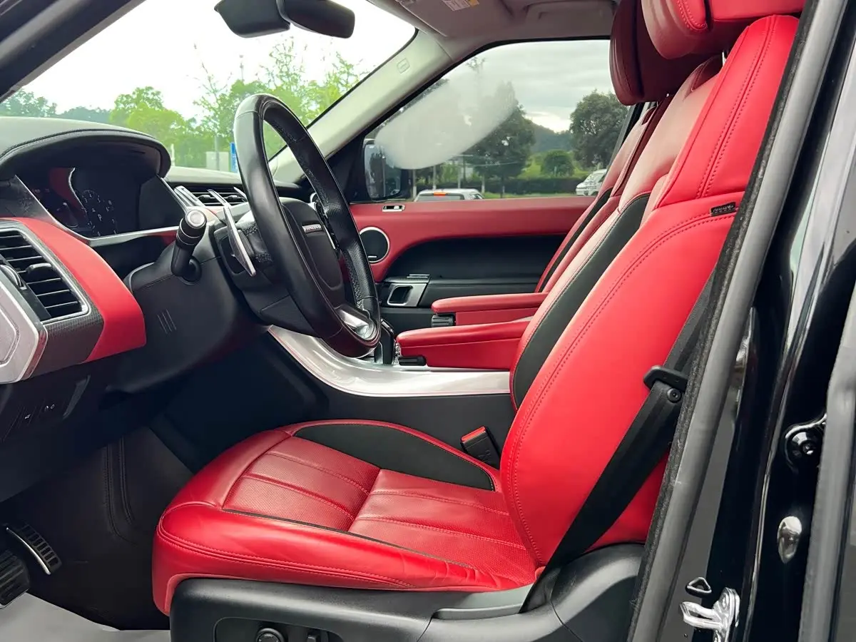 Land Rover Range Rover Sport 2021 — Photo 3/9