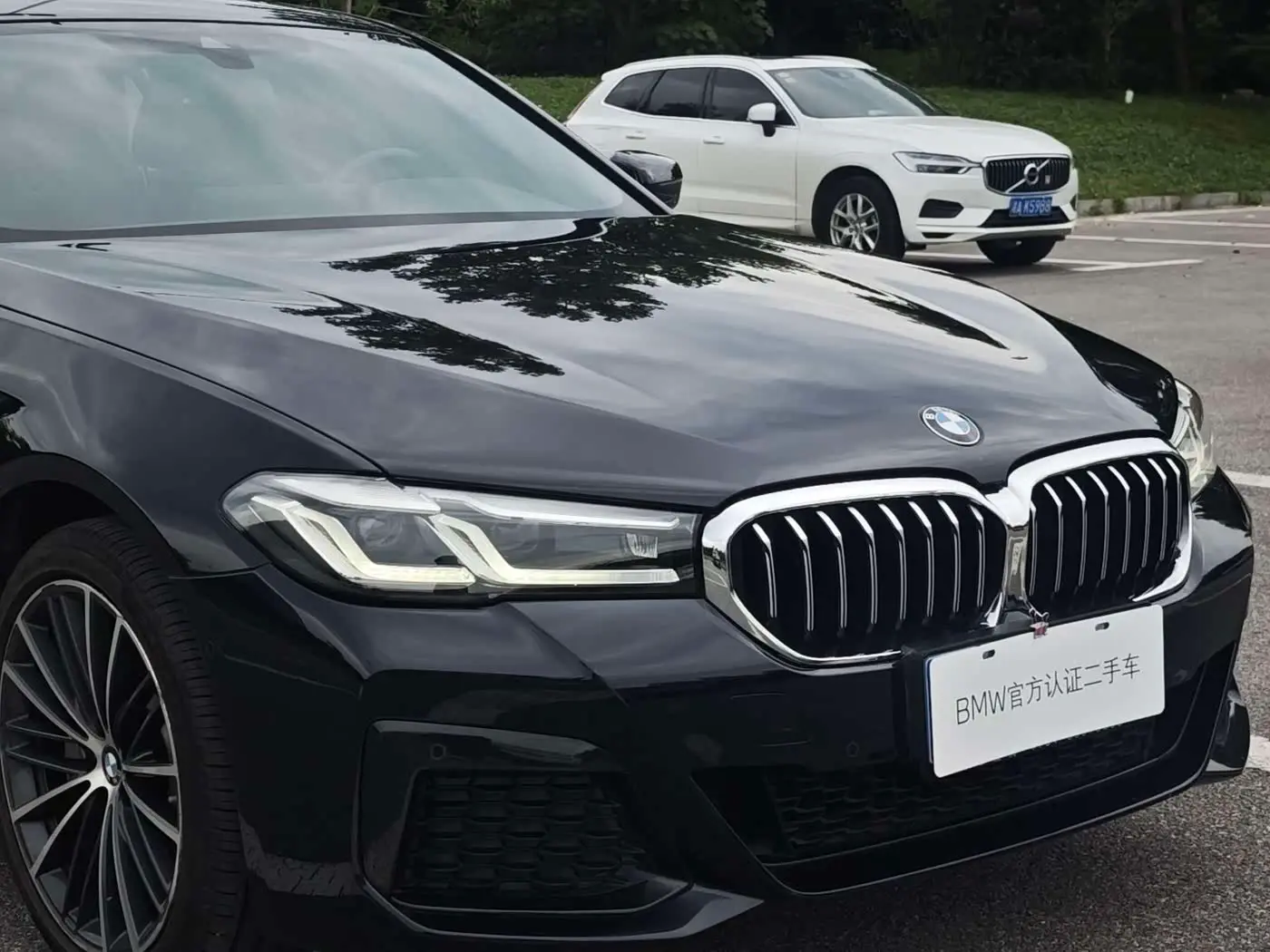 BMW 5 Series 2023 — Photo 16/17