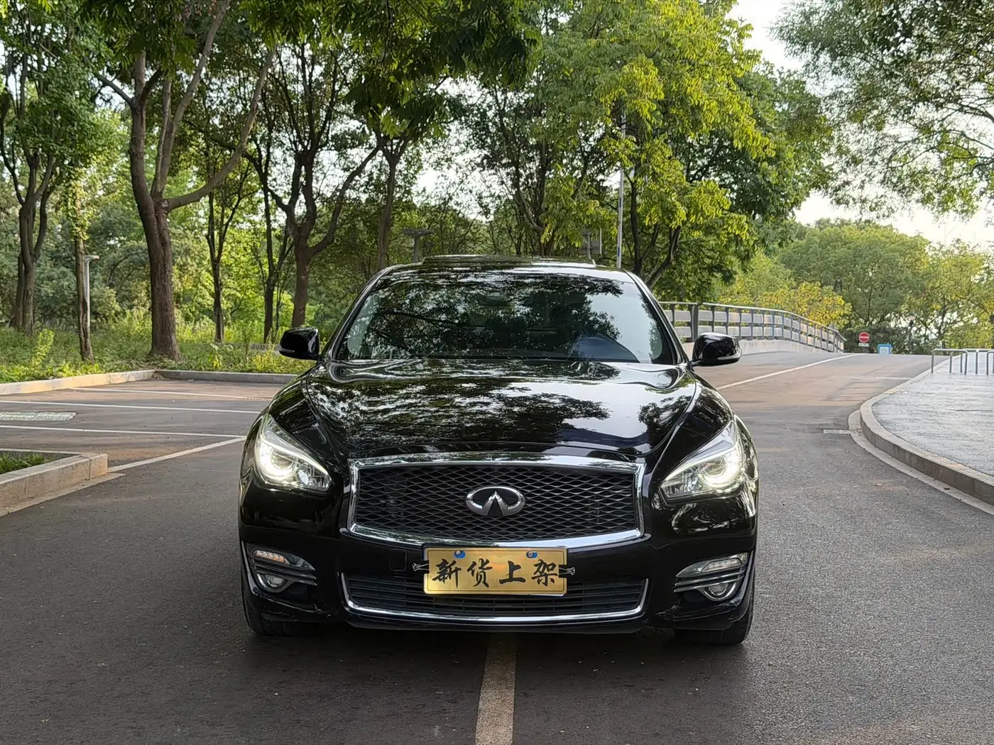 Infiniti Q70 2017 — Фото 3/15