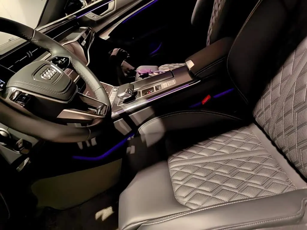 Audi A6L 2025 — ფოტო 15/20