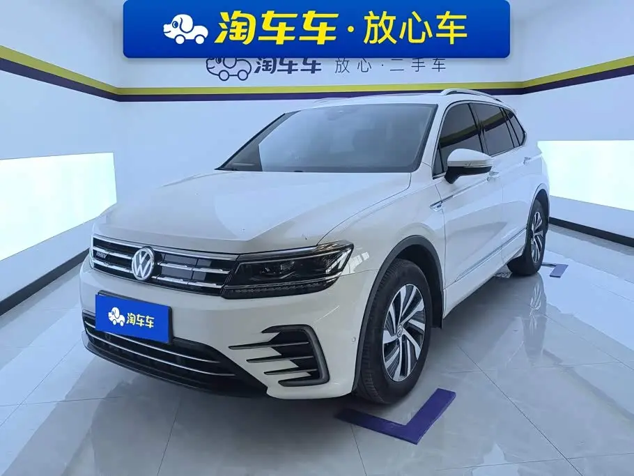 Volkswagen Tiguan L PHEV 2020 — Photo 1/16