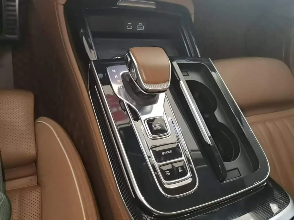 Hongqi H9 2025 — Şəkil 14/20