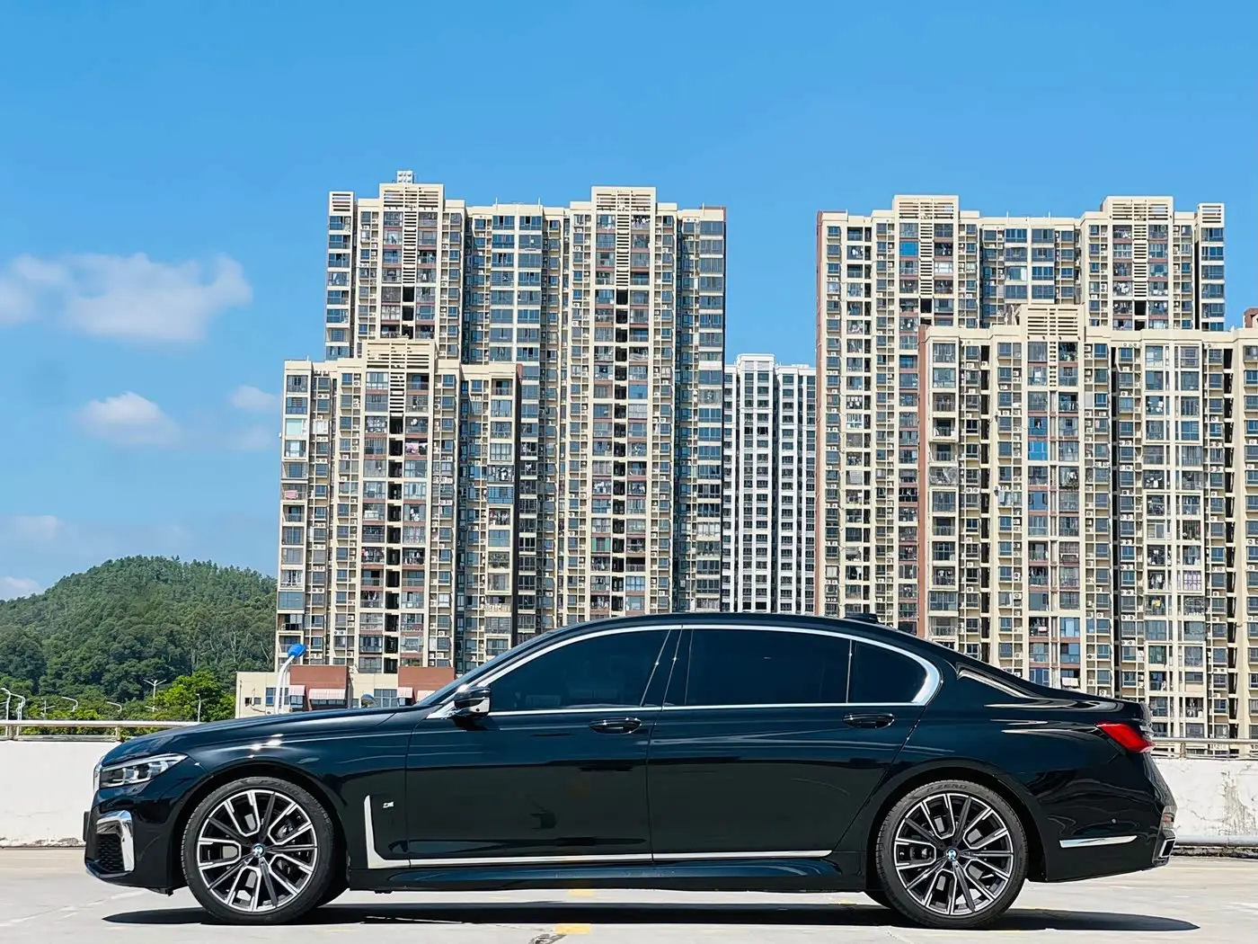 BMW 7 Series 2022 — Фото 16/20