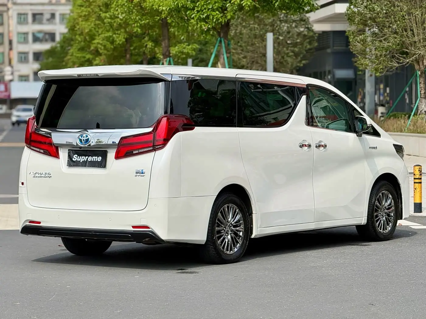 Toyota Alphard 2019 — Photo 10/10