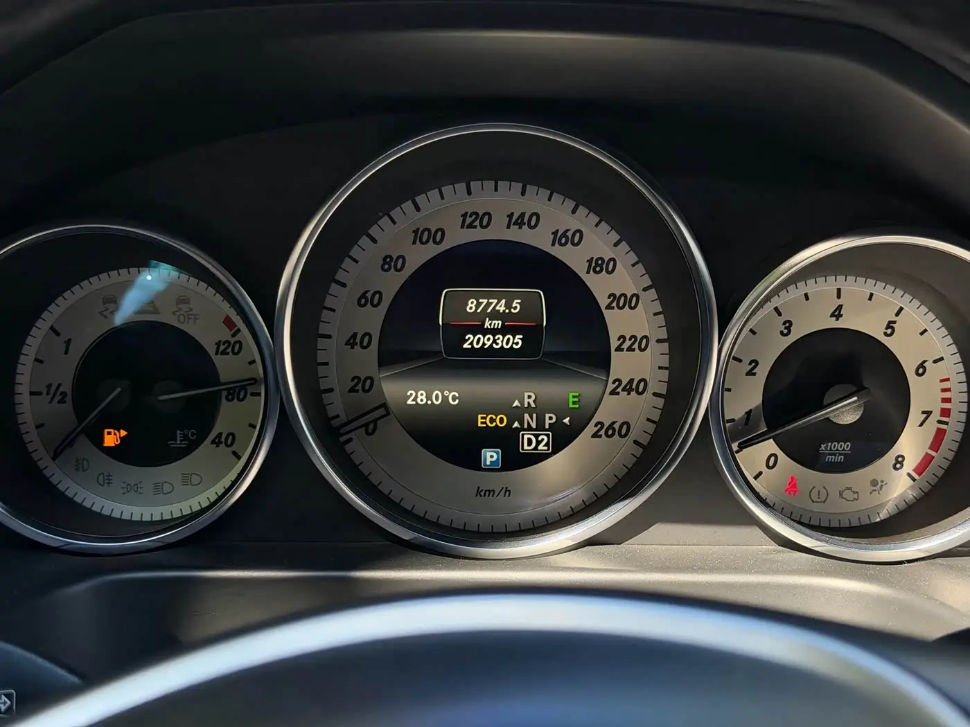 Mercedes-Benz E-Class 2014 — Фото 18/20