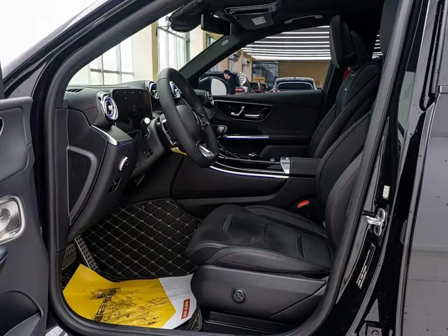Mercedes-Benz GLC AMG 2025 — Photo 15/20