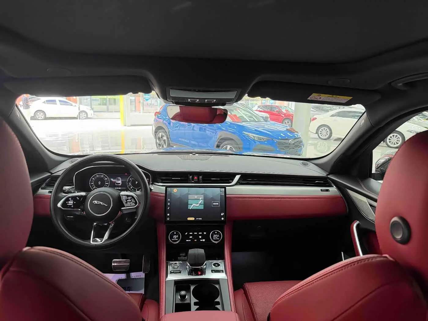 Jaguar F-PACE 2023 — Şəkil 20/20