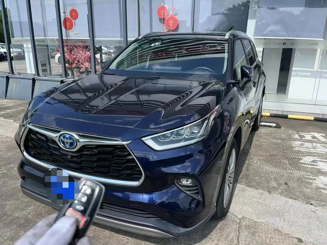 Toyota Highlander 2021 — Photo 7/8