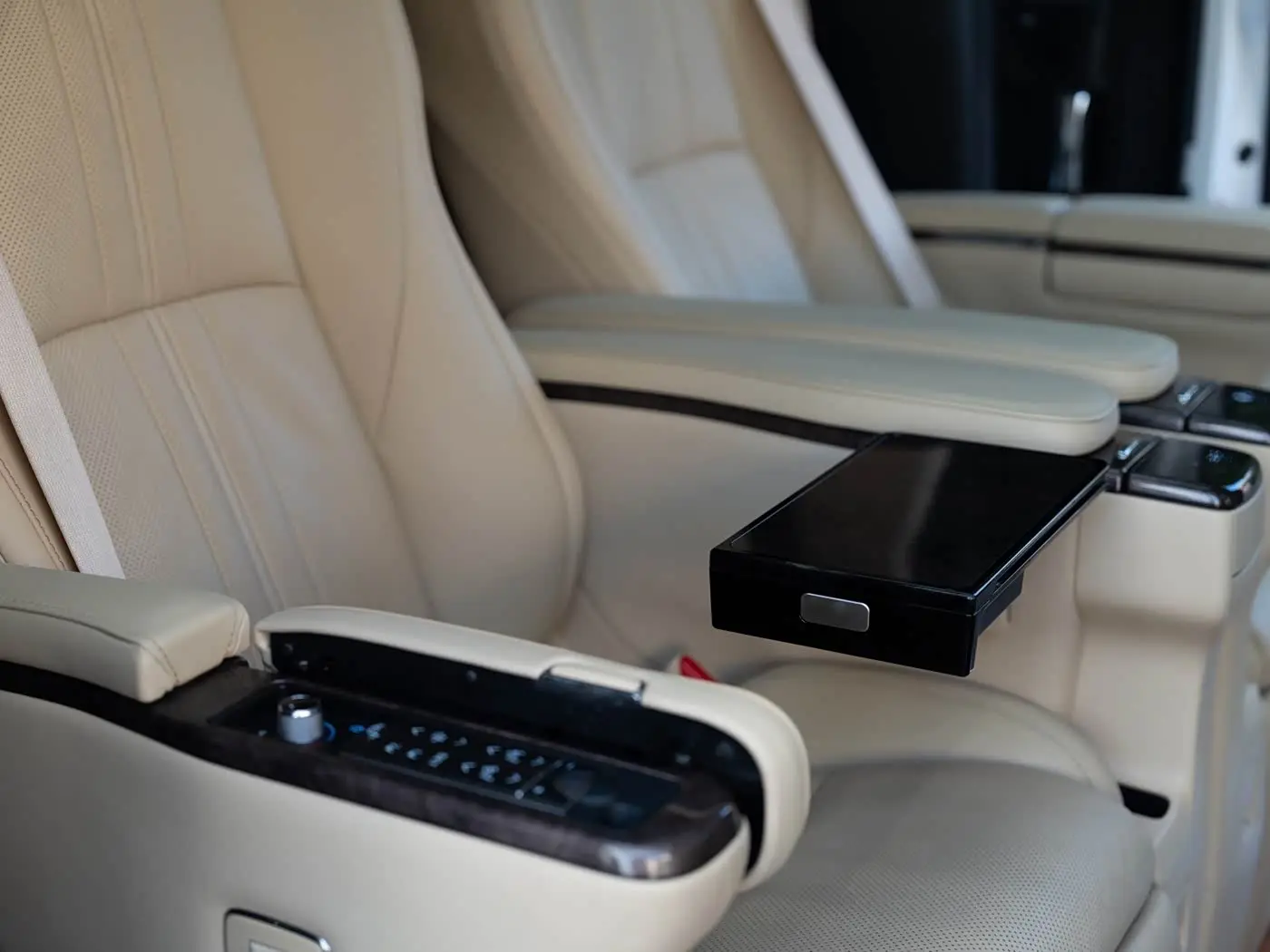 Toyota Alphard 2021 — Photo 12/16