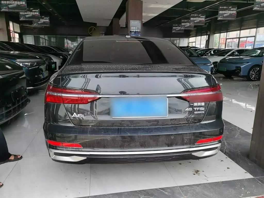 Audi A6L 2022 — Photo 6/20