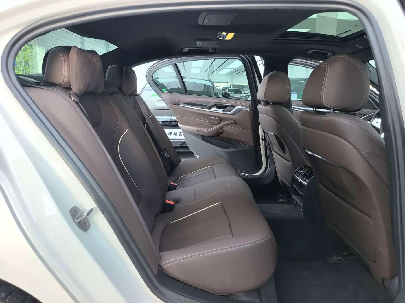BMW 5 Series 2023 — ფოტო 10/15