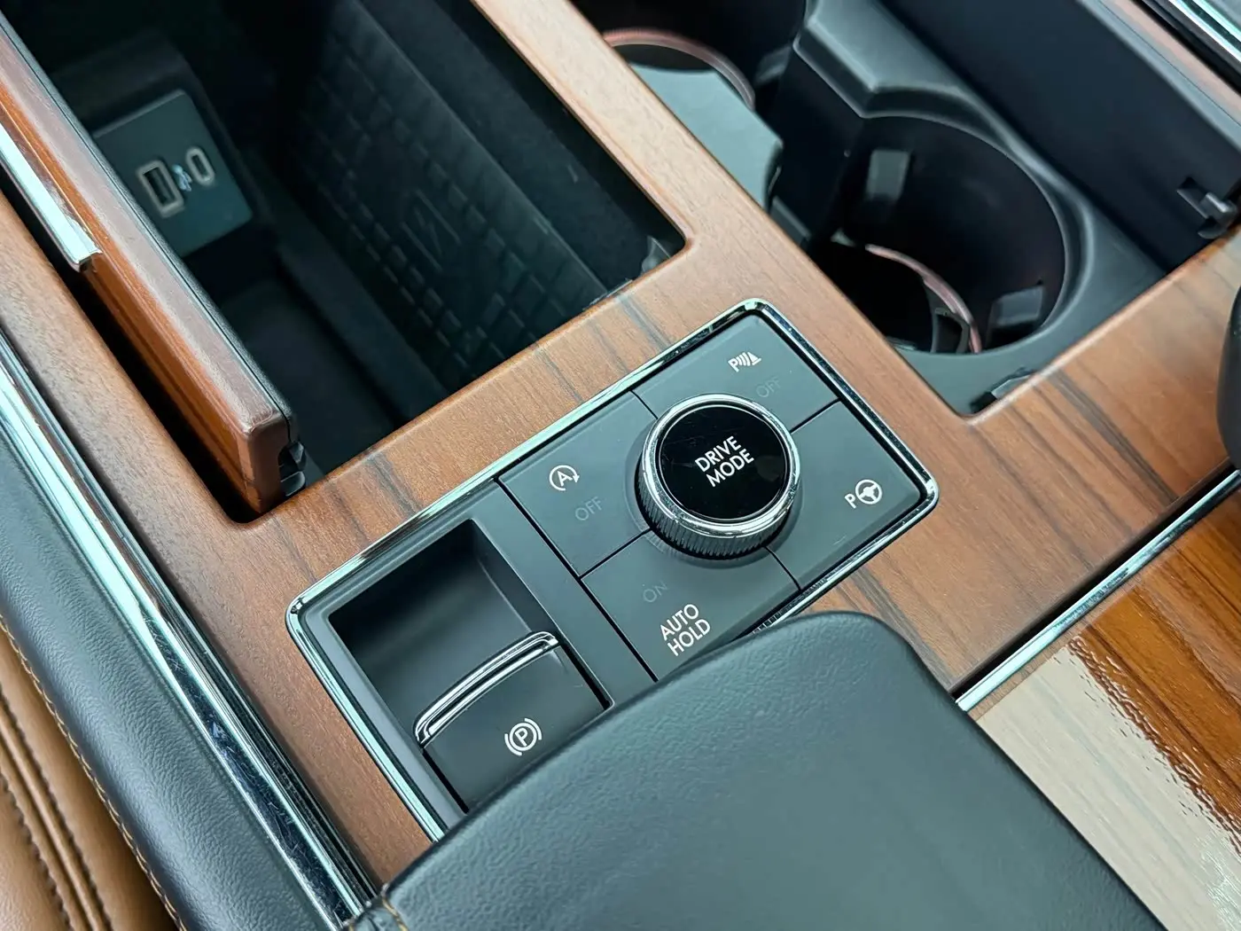 Lincoln Navigator 2021 — Şəkil 11/20